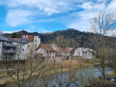 Wohnen wie im Reihenmittelhaus_4 Zimmer auf 2 Etagen, mit großem Keller , Stellplatz und Garten