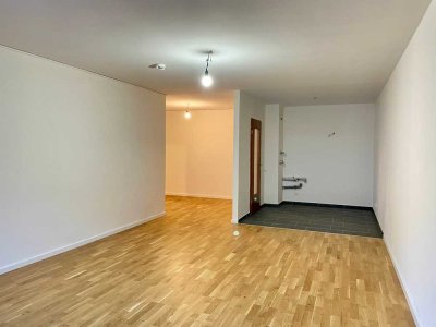Mit dem Aufzug direkt vor die Wohnungstür! Großzügige 2-Zimmer-Wohnung mit Balkon