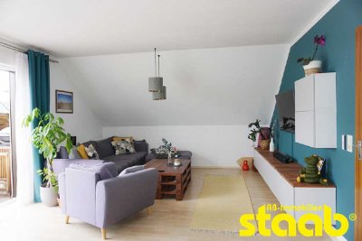 GROßZÜGIGE DACHGESCHOSSWOHNUNG MIT BALKON *** GEFPLEGTES WOHNHAUS IN STOCKSTADT!
