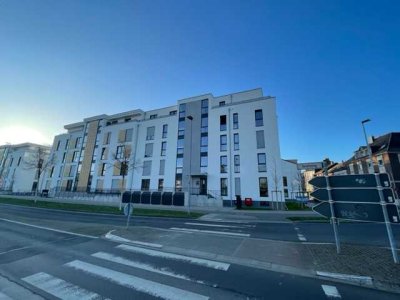 sehr großzügige 4 Zimmer- Wohnung in gehobener Ausstattung