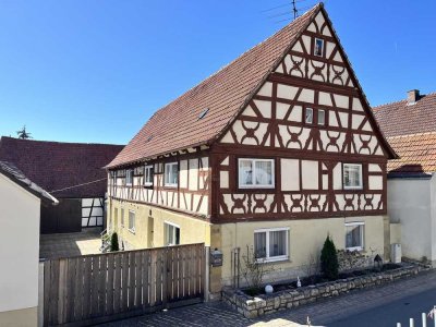 Unikat in Wülfingen bei Haßfurt! Sonnig gelegenes Fachwerkhaus mit mehreren Nebengebäuden u. herr