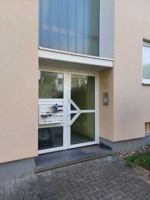 Für ein Jahr befristete ruhige und helle 2-Raum-Wohnung in Wiesbaden-Biebrich