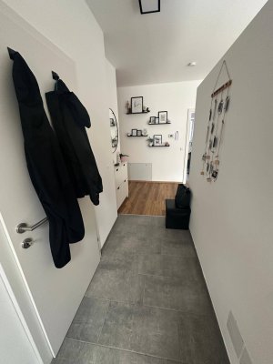 Nachmieter für sonnige Stadtwohnung gesucht (mit Parkplatz)