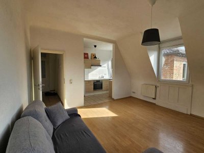 Lichtblick über Cannstatt: Stilvolle Jugendstil-Wohnung am Kurpark mit Neckartal-Aussicht