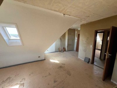 Dachgeschoss-Rohdiamant im Jugendstilhaus – 2,5 Zimmer zur individuellen Gestaltung in Stuttgart