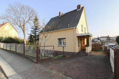 Bezugsfreies Einfamilienhaus mit Raumvielfalt und großem Südgarten in Mittweida