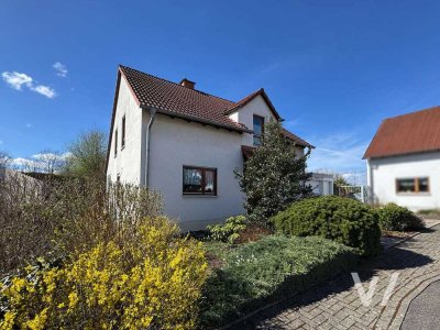 Charmantes Einfamilienhaus mit Garten und zwei Garagen in ruhiger Lage von Riegelsberg