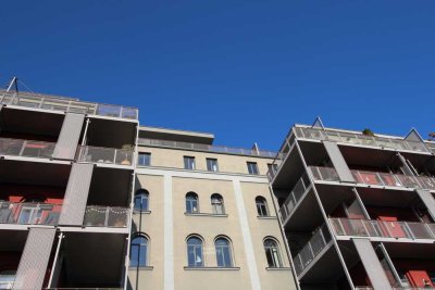 Park vor jedem Fenster - 2-Zi-Whg mit sonnigem Balkon im Baudenkmal