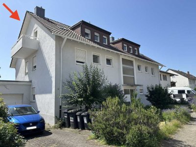 Erstbezug nach Renovierung ! Wunderschöne und helle Wohnung im Dachgeschoss mit 2 Balkonen
