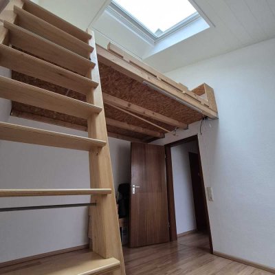 Helle 2-Zimmer-Wohnung mit Balkon und Stellplatz