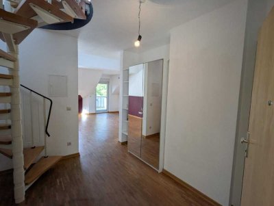 Lichtdurchflutete 3-Raum-Maisonette-Wohnung mit EBK in Spiesheim