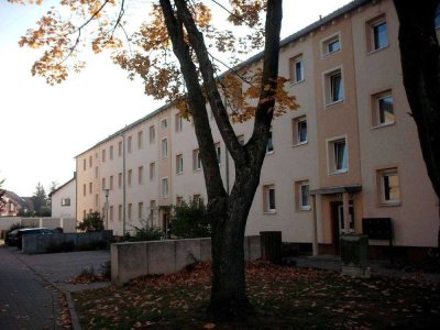 Kleine 4-Zimmer-Wohnung im 2.OG ab 16.09.2025 zu vermieten!