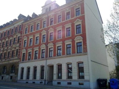 Zentrumsnahe, schöne 3 Raum Wohnung mit Tageslichtbad und Balkon zu vermieten