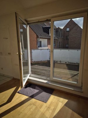 Ruhige Wohnung mit großem Balkon in 3-Familienhaus