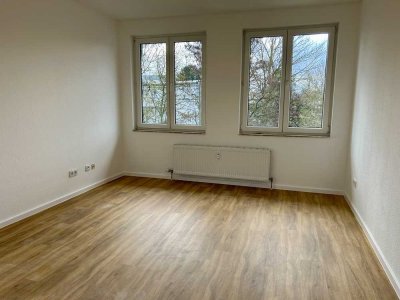 Frisch renovierte 2,5-Zimmer Wohnung mit Terrasse in Wülfel !