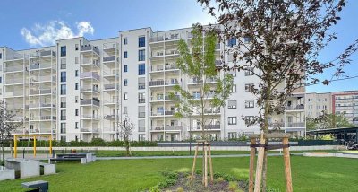 NEUWERTIG WOHNEN - MIT AUFZUG, BALKON, FUSSBODENHEIZUNG UND EINBAUKÜCHE