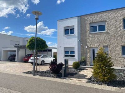 Moderne Teilmöblierte DHH an der Wald in Neureut Kirchfeld