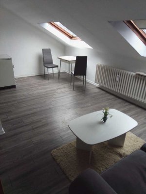 Gemütliche 2 Zimmer Dachgeschosswohnung im Herzen von Bonn