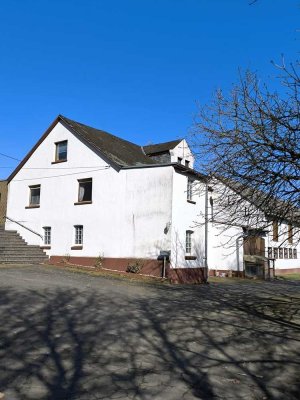 Aussiedlerbauernhof mit oder ohne Weideland in ruhiger Lage