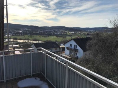Freundliche 2-Zimmer-Dachgeschosswohnung mit Balkon in Mosbach-Diedesheim