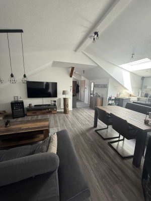 Exklusive 3,5-Zimmer-Dachgeschosswohnung – 85 m² purer Luxus mit Designer-Möbeln & Premium-Geräten