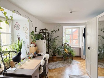 Charmante 2-Zimmer-Altbauwohnung nahe Donau & Regensburger Altstadt