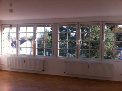 Lichtdurchflutete ruhige 120 qm Wohnung mit Blick ins Grüne in Rodenkirchen