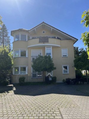 Wohlfühloase: 3 Zimmer Penthouse Wohnung - in zentraler Lage!
