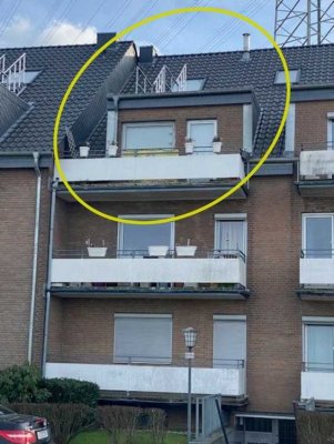 Schöne und modernisierte 3,5-Zimmer-Maisonette-Wohnung mit geh. Innenausstattung mit Balkon und EBK