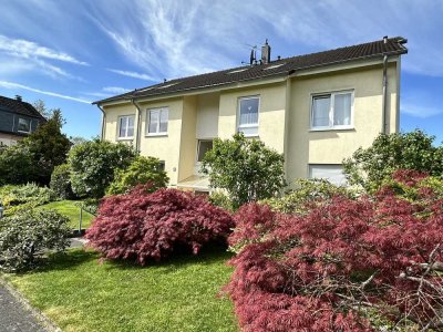 Helle moderne Dachgeschosswohnung in Traumlage