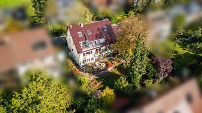 Aufwändig grundmodernisiertes Zwei-/Dreifamilienhaus in Premiumlage „Gartenstadt Korntal", FREI!