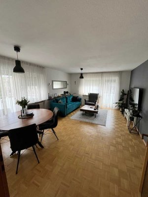Helle 2-Zimmer-Wohnung mit zwei Balkonen in ruhiger Lage am Rand von Karlsruhe-Knielingen