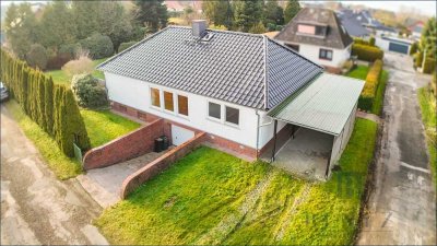 Moderner Bungalow mit Tiefgarage und Carport