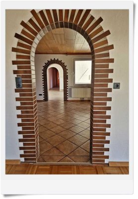 Außergewöhnliche 3 Zimmer EG Wohnung mit Terrasse, Nebengebäude inkl Garage und Grundstück