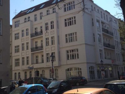 Mieten auf Zeit - gepflegte 4-Zimmer-Wohnung  mit Balkon in Charlottenburg, Berlin