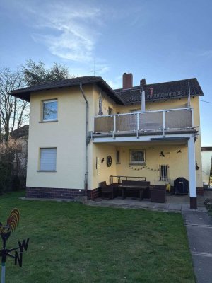 ** Ideales Zweifamilienhaus für die ganze Familie, mit traumhafter Aussicht & großem Garten **