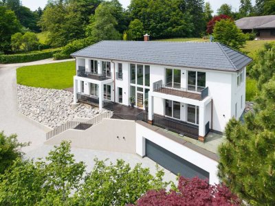 Neubau in Traumlage: Moderne Villa mit hochwertiger Ausstattung, Wellness-Bereich und Panoramablick