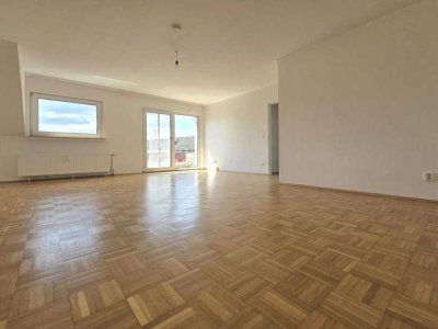 Helles Wohnerlebnis auf zwei Ebenen: Exklusive 90 m² Maisonette mit Balkon