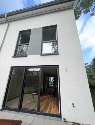 Familientraum mit Gartenidylle – modernes Reihenendhaus im Osten von Leipzig