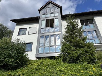 Sonnige 2,5 Zimmer Wohnung mit Wintergarten