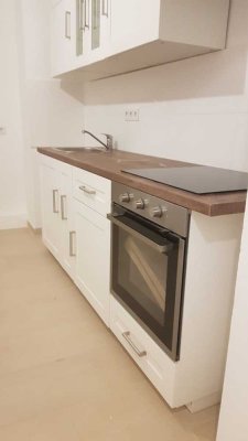 Schöne Zwei-Zimmerwohnung, Einbauküche, mit neuem Bad zu vermieten