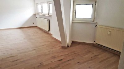2-Zimmer-Dacheschosswohnung im Hinterhaus