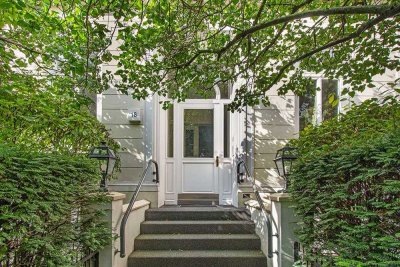 Wo Licht auf Raum trifft - Altbau-Maisonette mit Garten in urbaner Lage!