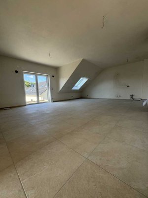 Neubau 3-Raum-DG-Wohnung (79,9 qm) mit gehobener Innenausstattung, EBK in Meitingen OT Erlingen