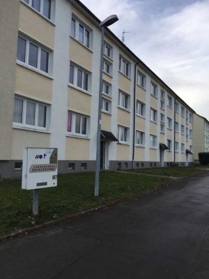 Erstbezug nach Renovierung, 4-Raum-Wohnung