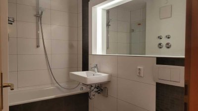 VERMIETETE KAPITALANLAGE + EBK u. STELLPLATZ inklusive + 2023 saniert 5.400 EUR p.a.