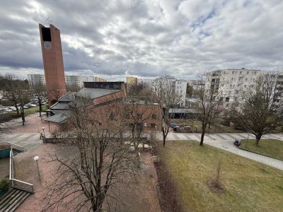 Schöne helle 4-Zimmer Wohnung mit großem Balkon und Weitblick in Neuperlach