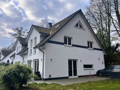 Familienfreundliche DHH mit einer perfekter Energieeffizienz im charmanten und grünen Großhansdorf