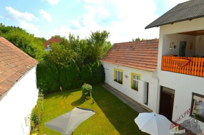 Zweifamilienhaus mit 2 separaten Eingängen - uneinsehbarer Garten - Ruhelage + Nebengebäude für Büro/Werkstatt