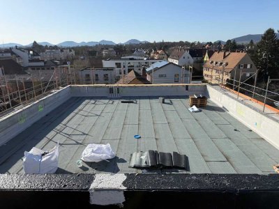 ++ ERSTBEZUG ! 4 ZKB-PENTHOUSEWOHNUNG MIT ca. 215 m² DACHTERRASSE & DACHGARTEN in LD-Zentrum! ++